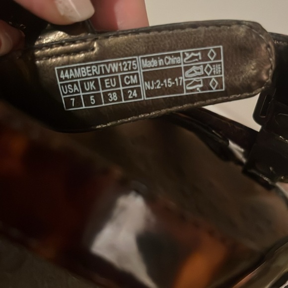 Vionic Amber Brown Tortoise Sandals women’s size 7 - Picture 5 of 5